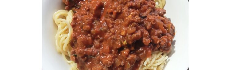 Quick & Easy Pasta with Tomato and Basil Sauce