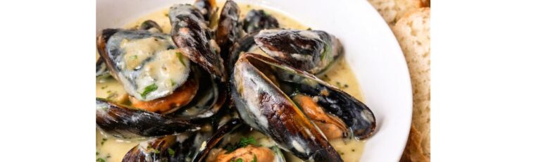 Creamy Lemon & Garlic Mussels